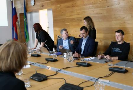 SEJA UPRAVNEGA ODBORA LAS 03 FOTO LJUBO VUKELIČ
